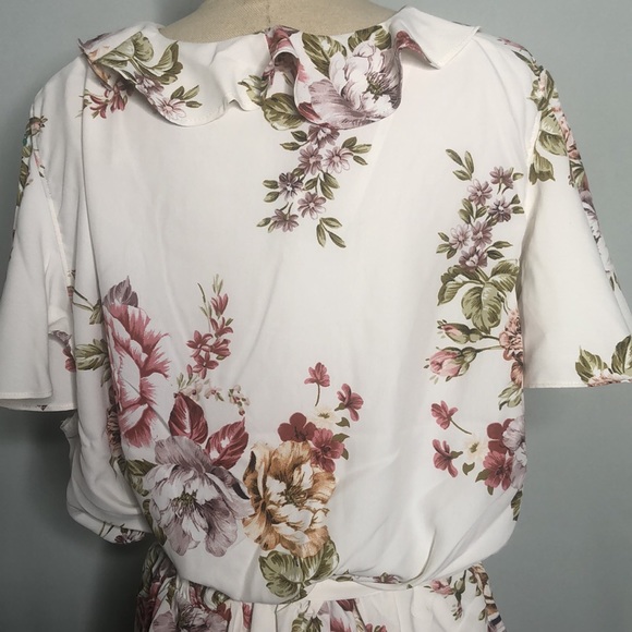 #89 CITY CHIC Heartwine  White Floral Wrap Top 18 - Picture 8 of 12